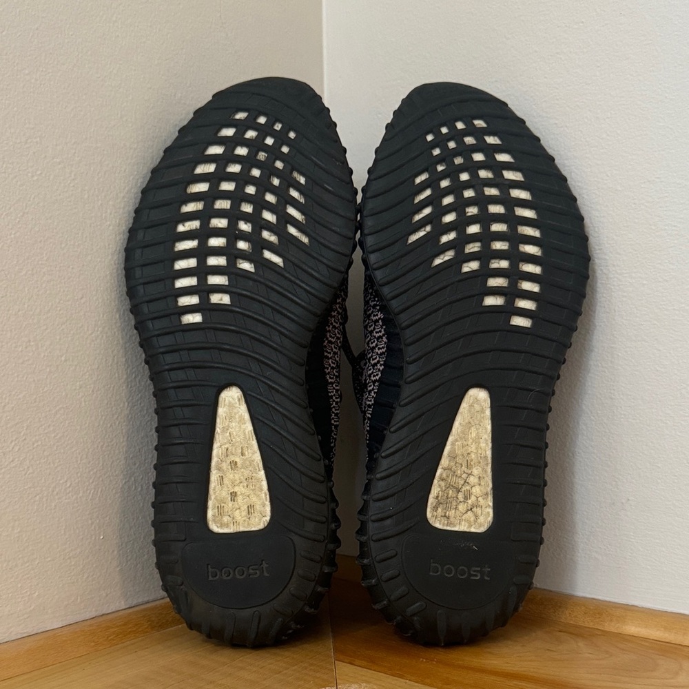 Men’s Adidas Yeezy 350 - Yechiel - Picture 3 of 6